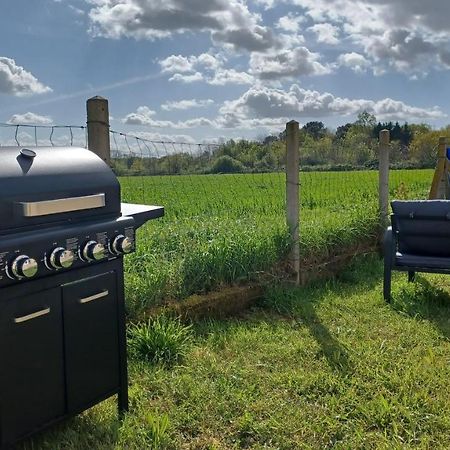 Belle Maison Climatisee Renovee Pac-Man Entre Collegues, Amis, Famille - Barbecue - Netflix - Prime - Baby Foot 50Cts Saint-Seurin-sur-l'Isle Exterior foto