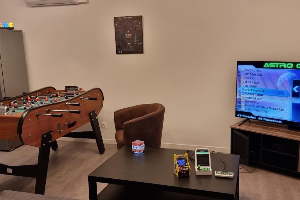 Belle Maison Climatisee Renovee Pac-Man Entre Collegues, Amis, Famille - Barbecue - Netflix - Prime - Baby Foot 50Cts Saint-Seurin-sur-l'Isle Exterior foto