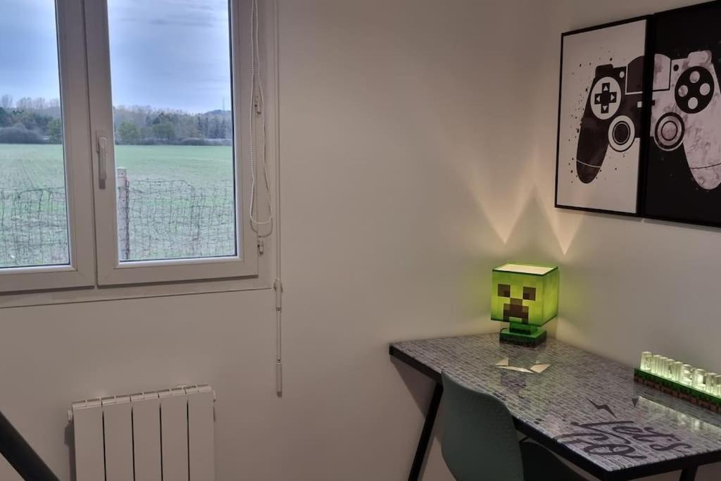 Belle Maison Climatisee Renovee Pac-Man Entre Collegues, Amis, Famille - Barbecue - Netflix - Prime - Baby Foot 50Cts Saint-Seurin-sur-l'Isle Exterior foto