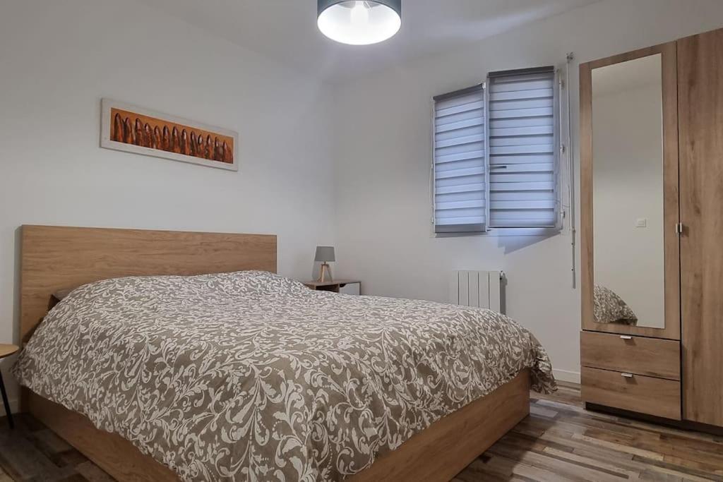 Belle Maison Climatisee Renovee Pac-Man Entre Collegues, Amis, Famille - Barbecue - Netflix - Prime - Baby Foot 50Cts Saint-Seurin-sur-l'Isle Exterior foto
