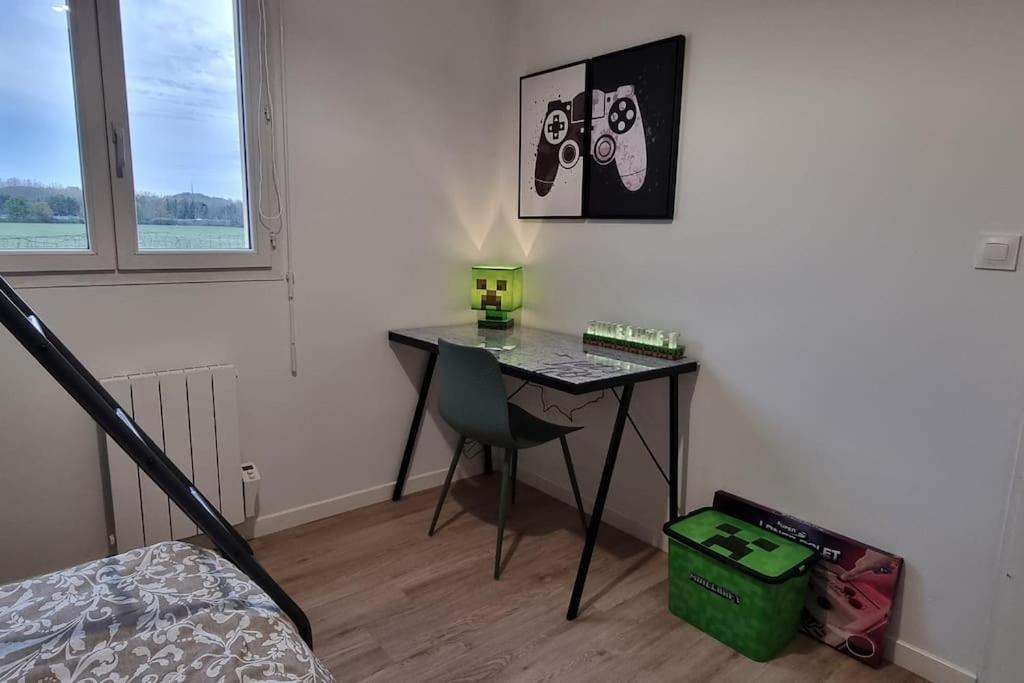 Belle Maison Climatisee Renovee Pac-Man Entre Collegues, Amis, Famille - Barbecue - Netflix - Prime - Baby Foot 50Cts Saint-Seurin-sur-l'Isle Exterior foto
